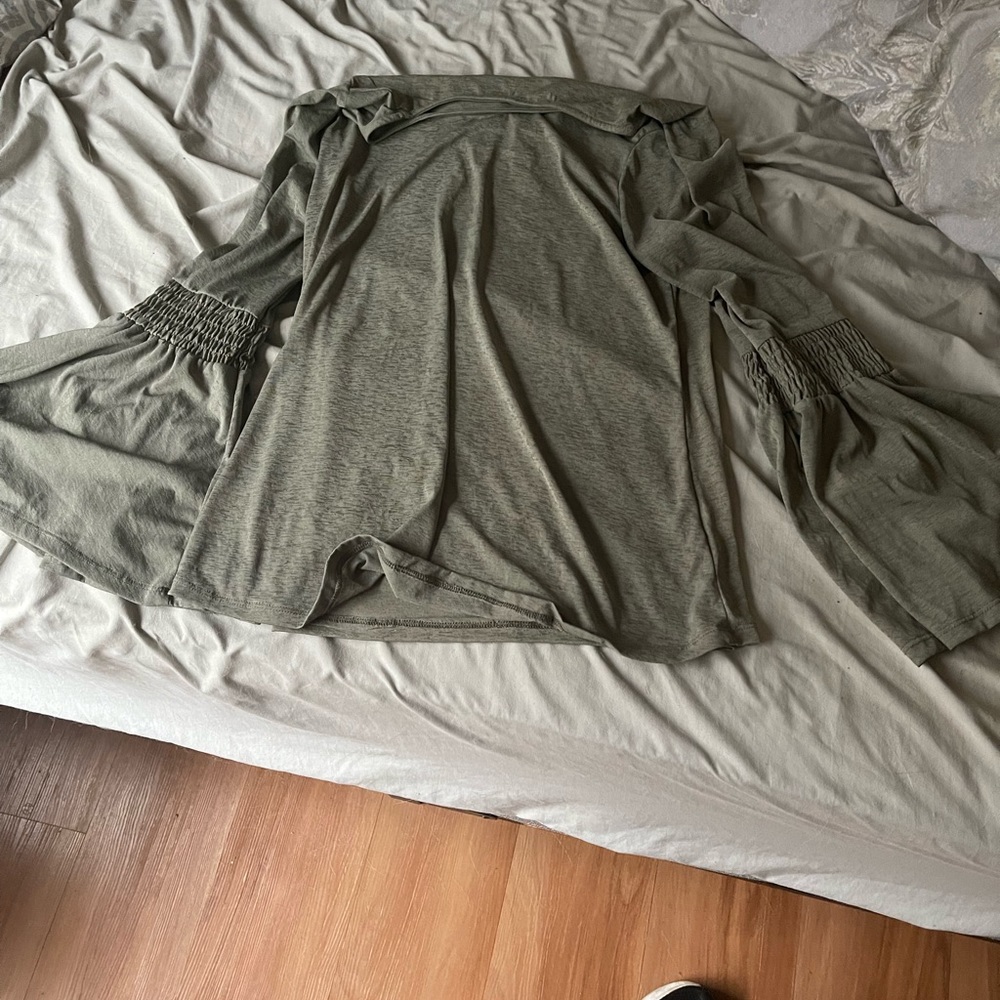 Cute women top army green size L